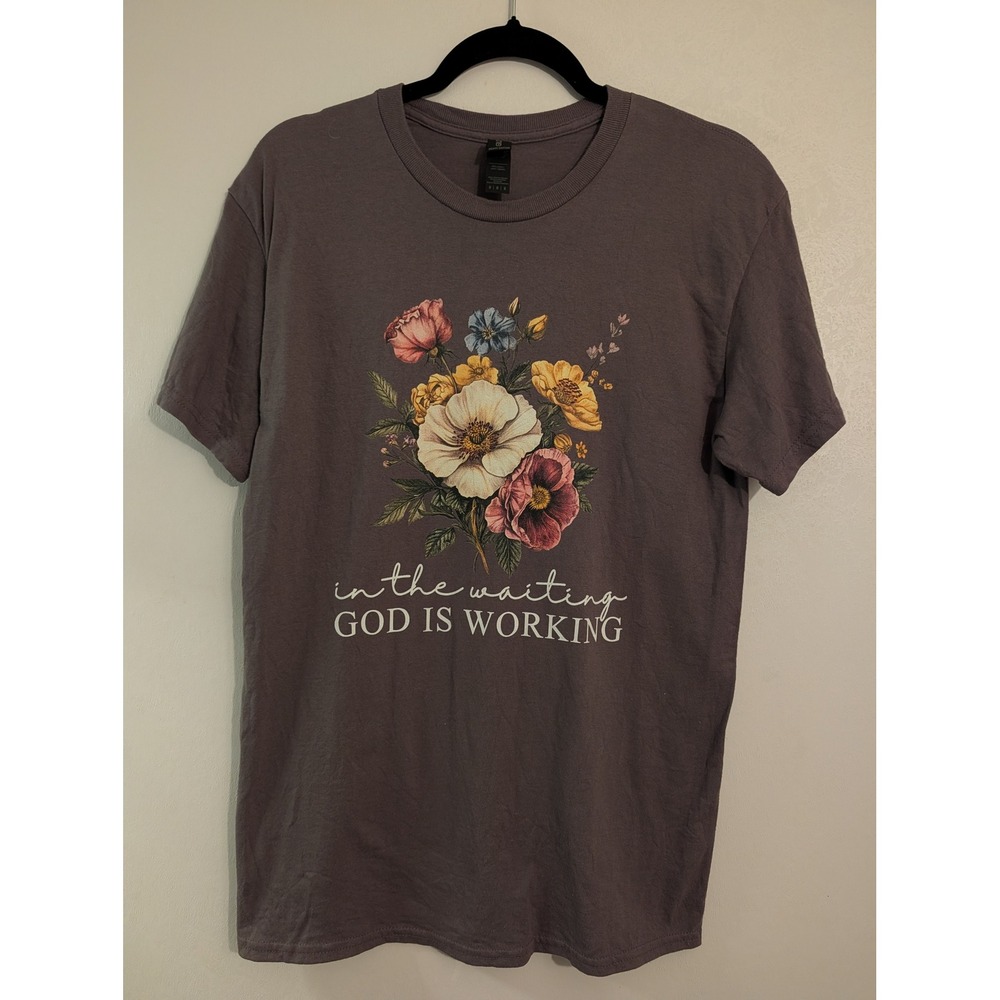 Gildan In The Waiting God Is Working Floral Graphic Tee Grey M